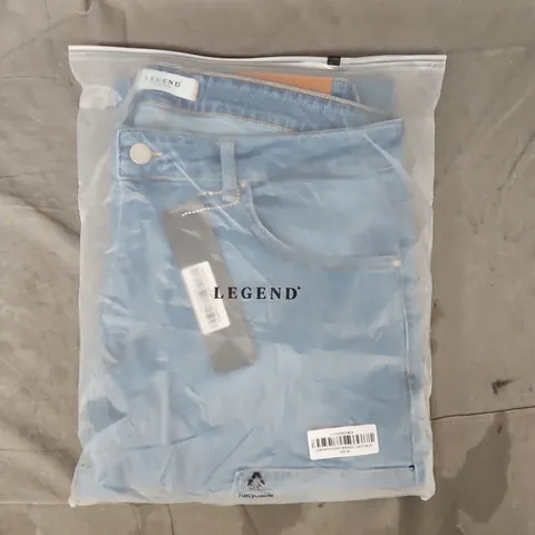 BAGGED LEGEND CARPENTER JEANS IN LIGHT BLUE SIZE 38