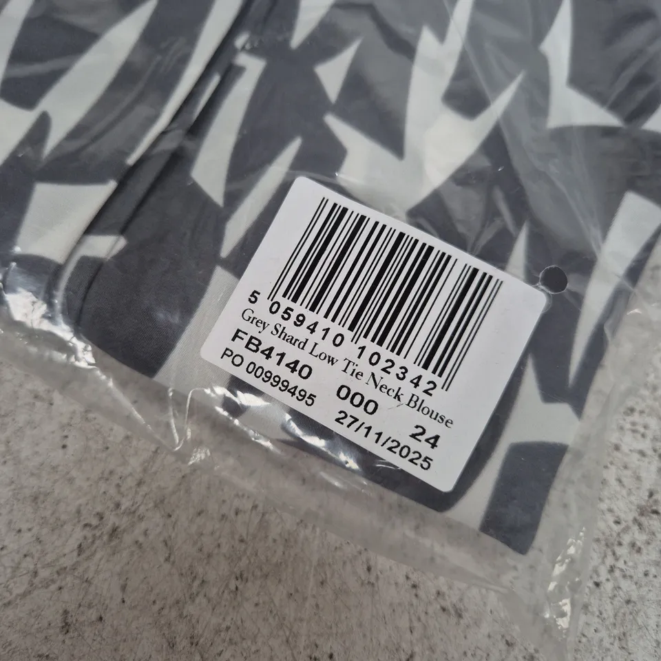 BAGGED SIMON JERSEY GREY SHARD LOW TIE NECK BLOUSE – UK SIZE 24