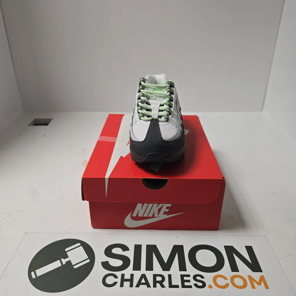 BOXED PAIR OF NIKE AIR MAX 95'S SIZE UK 3