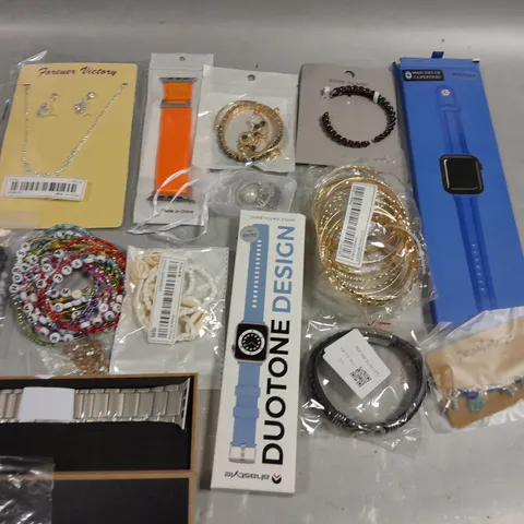 LOT OF ASSORTED JEWELLERY ITEMS TO INCLUDE TIFFANY & CO, CERNUCCI AND RAT BETTY