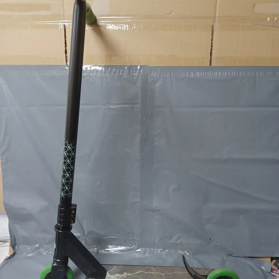 STUNTED GLOWSTORM STUNT SCOOTER