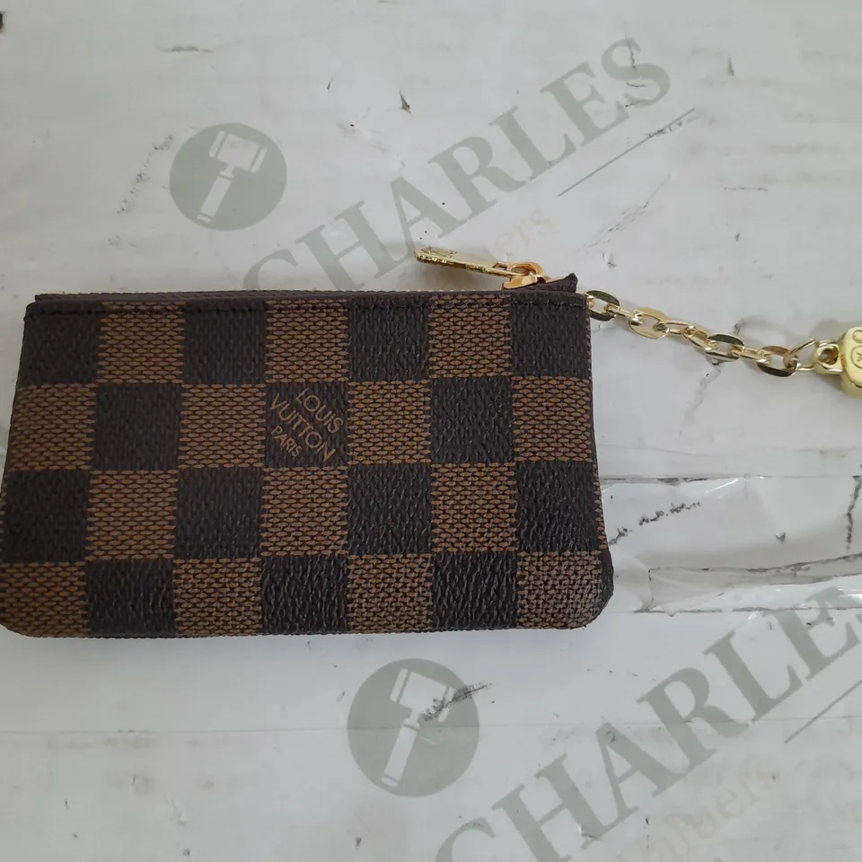 LOUIS VUTTON CHANGE PURSE 