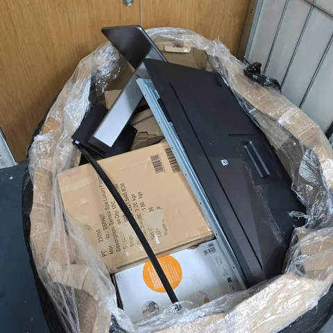 PALLET OF ASSORTED HOUSEHOLD ITEMS TOO INCLUDE - DAMAGED TV - HEATED BLANKETS - TABLET COVERS - ETC - COLLECTION ONLY