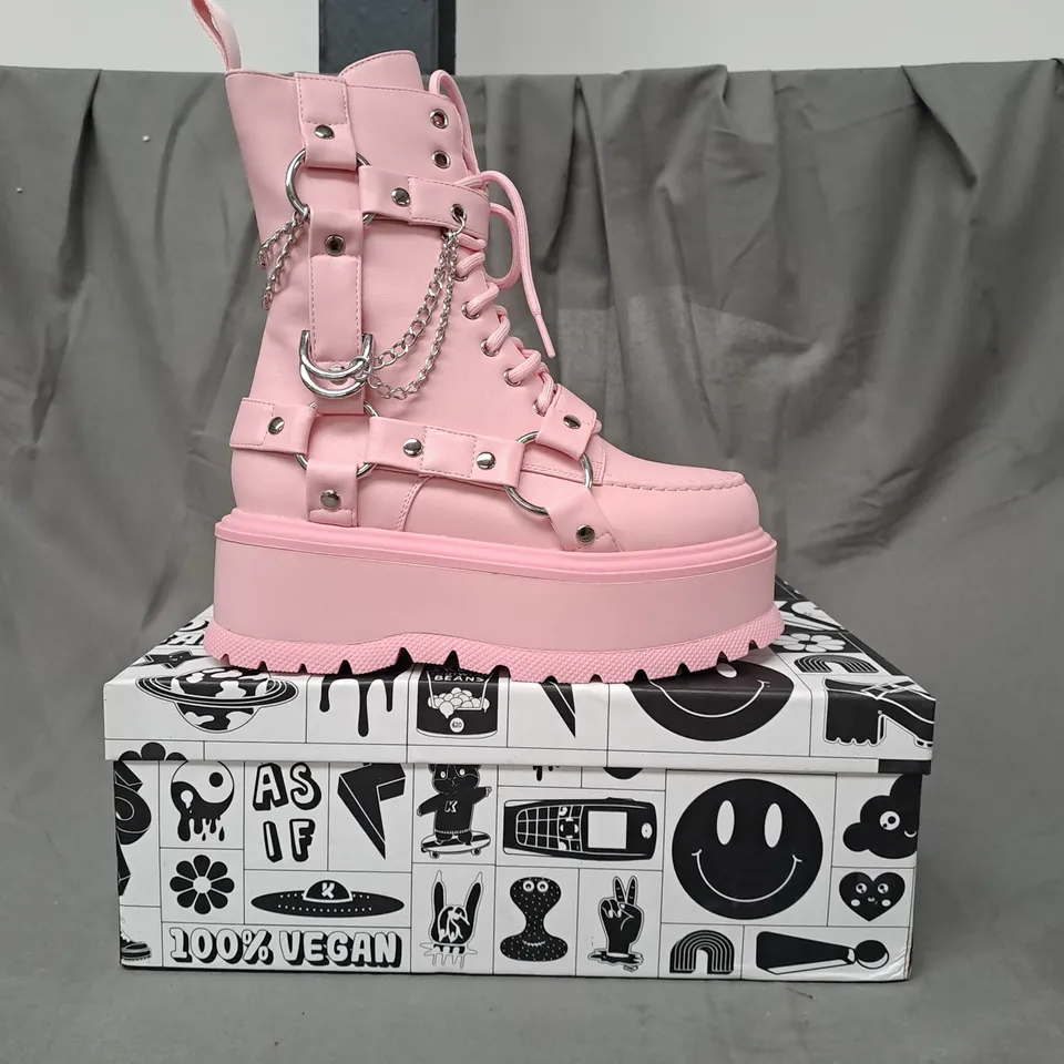 BOXED PAIR OF KOI VEGAN YAMI PASTEL PINK PLATFORM BOOTS UK SIZE 3
