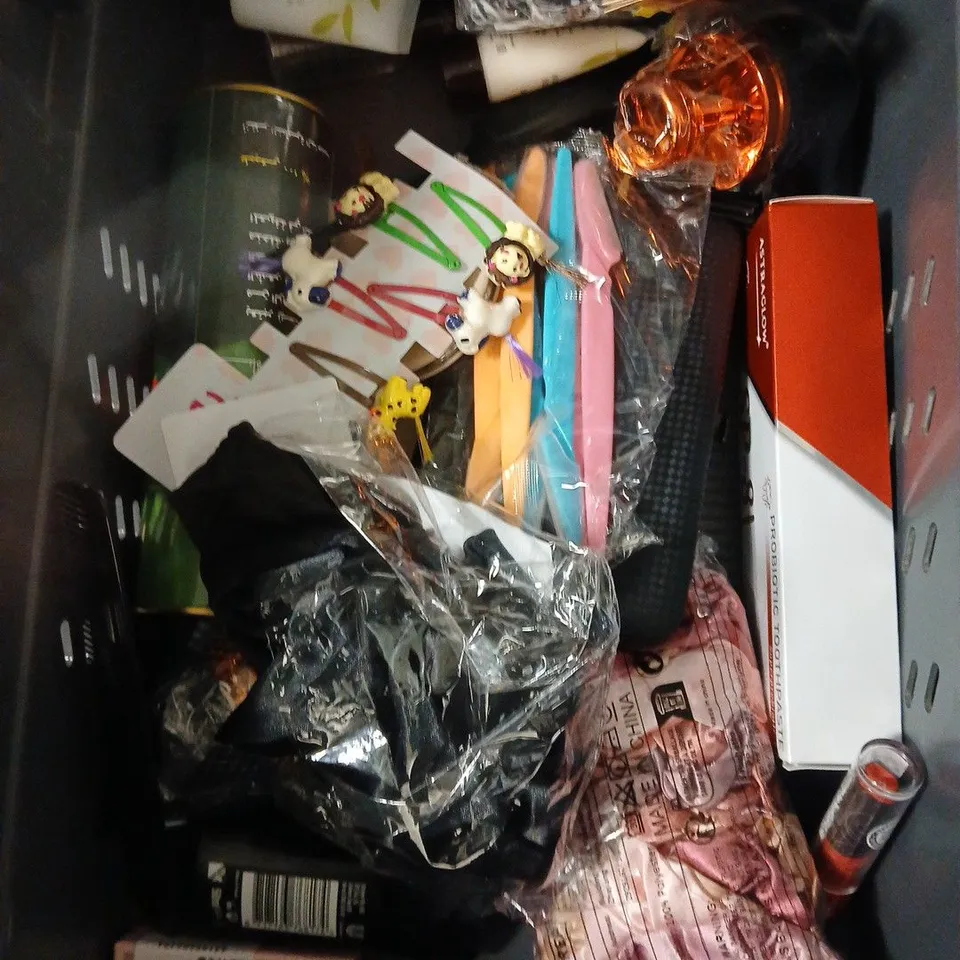 APPROXIMATEY 20 ASSORTED HEALTH AND BEAUTY PRODUCTS TO INCLUDE - SKIN SAINTS COLLAGEN DAILY SERUM - MIELLE SHAMPOO - N07 FIRMING BOOSTER SERUM - ETC