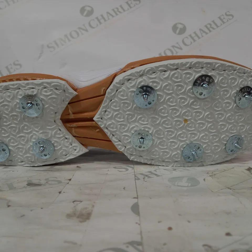 BOXED PAIR OF ADIDAS SPIKE SPORT SHOES IN WHITE UK SIZE 12