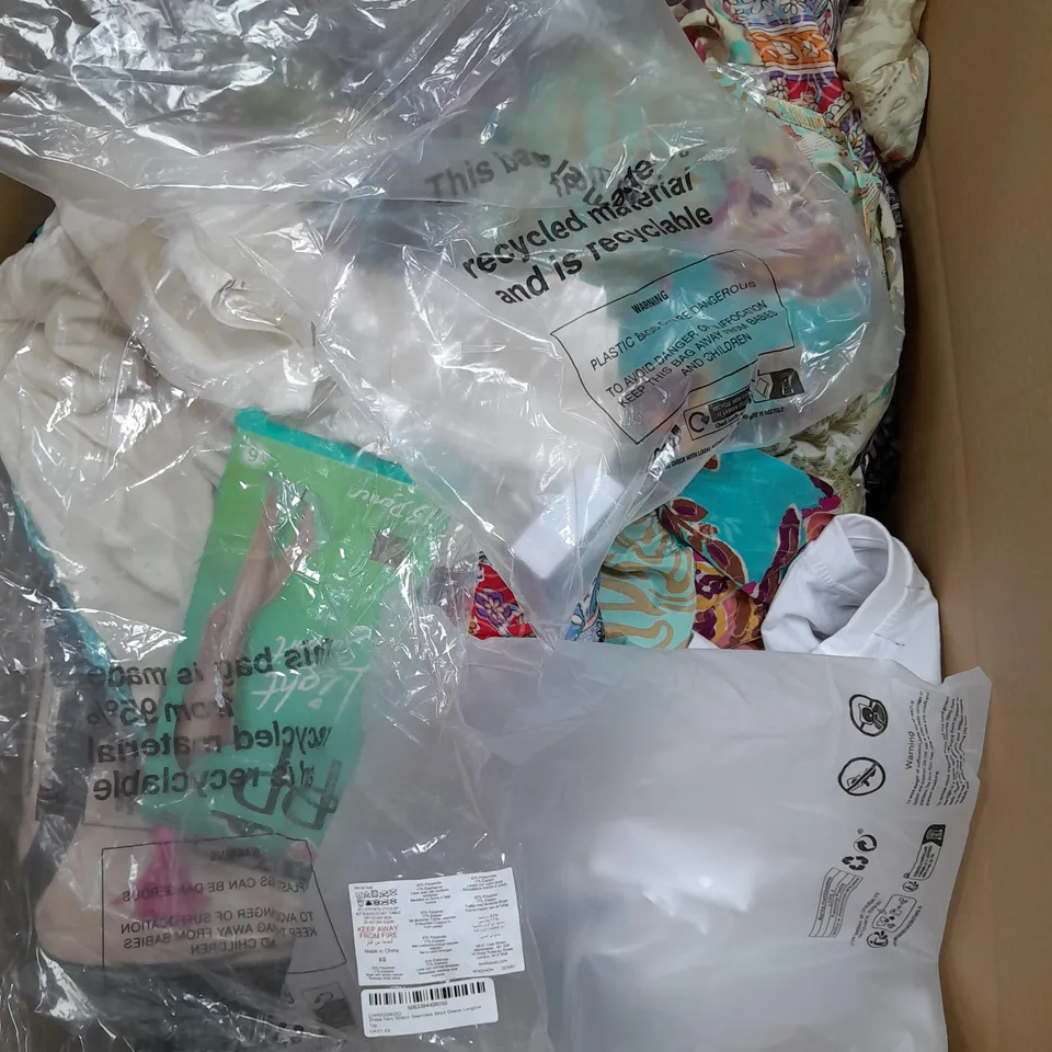BOX OF APPROXIMATELY 22 ASSORTED CLOTHING ITEMS TO INCLUDE - SOCKS , BAG , T-SHIRT ETC