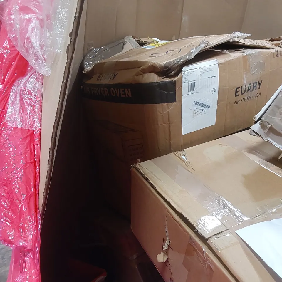 PALLET OF ASSORTED HOUSEHOLD ITEMS AND CONSUMER PRODUCTS TO INCLUDE; DEWALT ITEMS, AIR FRYER, BOXED FURNITURE ETC 