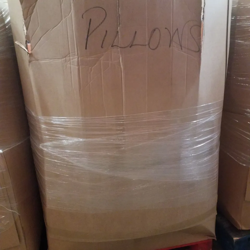PALLET CONTAINING ASSORTED PILLOWS & CUSHIONS
