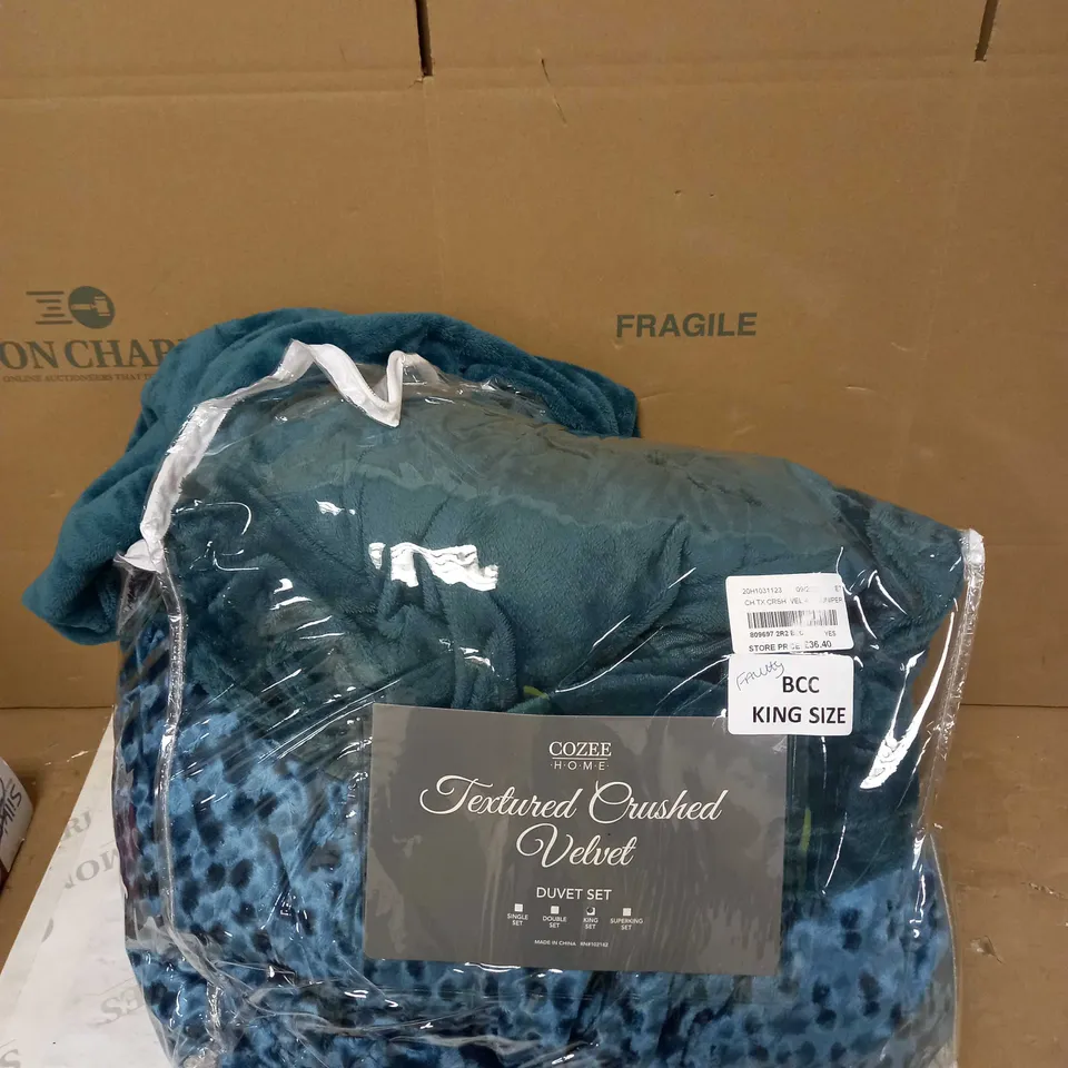 COZEE HOME DOTTY CRUSHED VELVET DUVET SET- JUNIPER, KING SIZE 