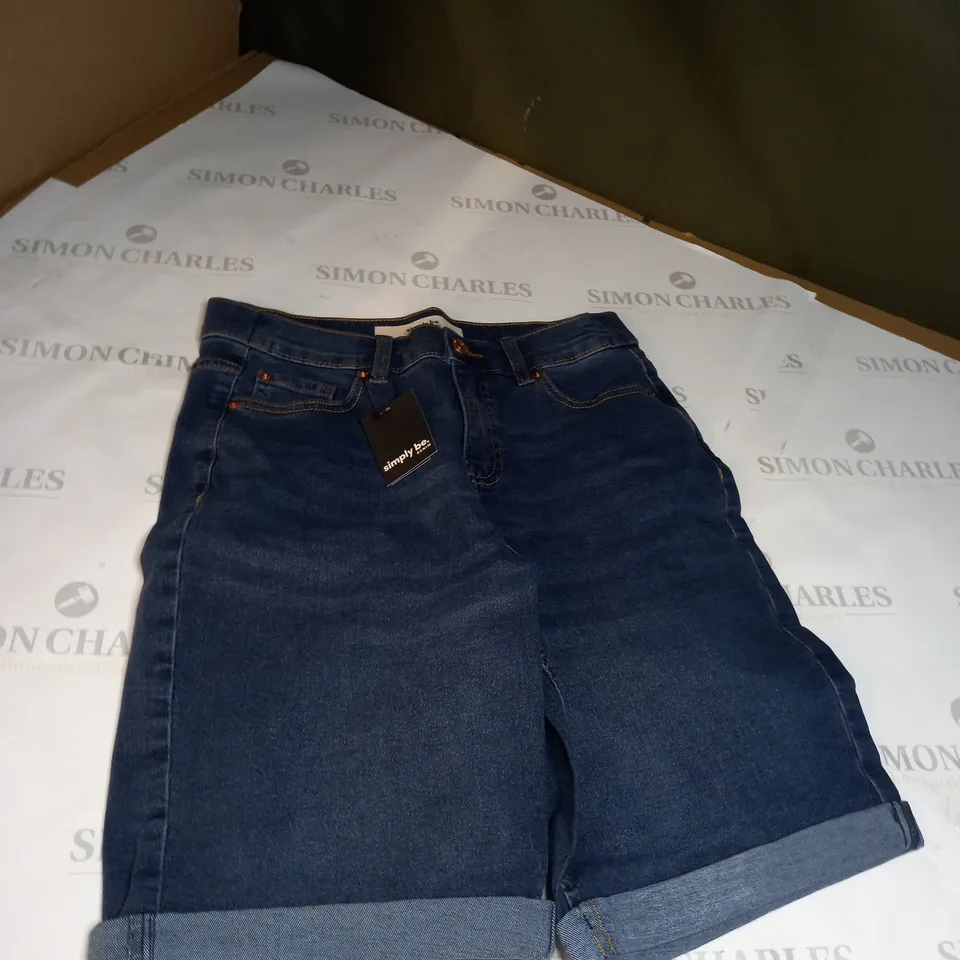 SIMPLY BEE DENIM KNEE SHORTS SIZE S 
