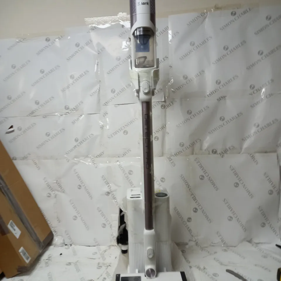SHARK DETECT PRO 1.3L AUTO EMPTY VACUUM CLEANER IW3510UK