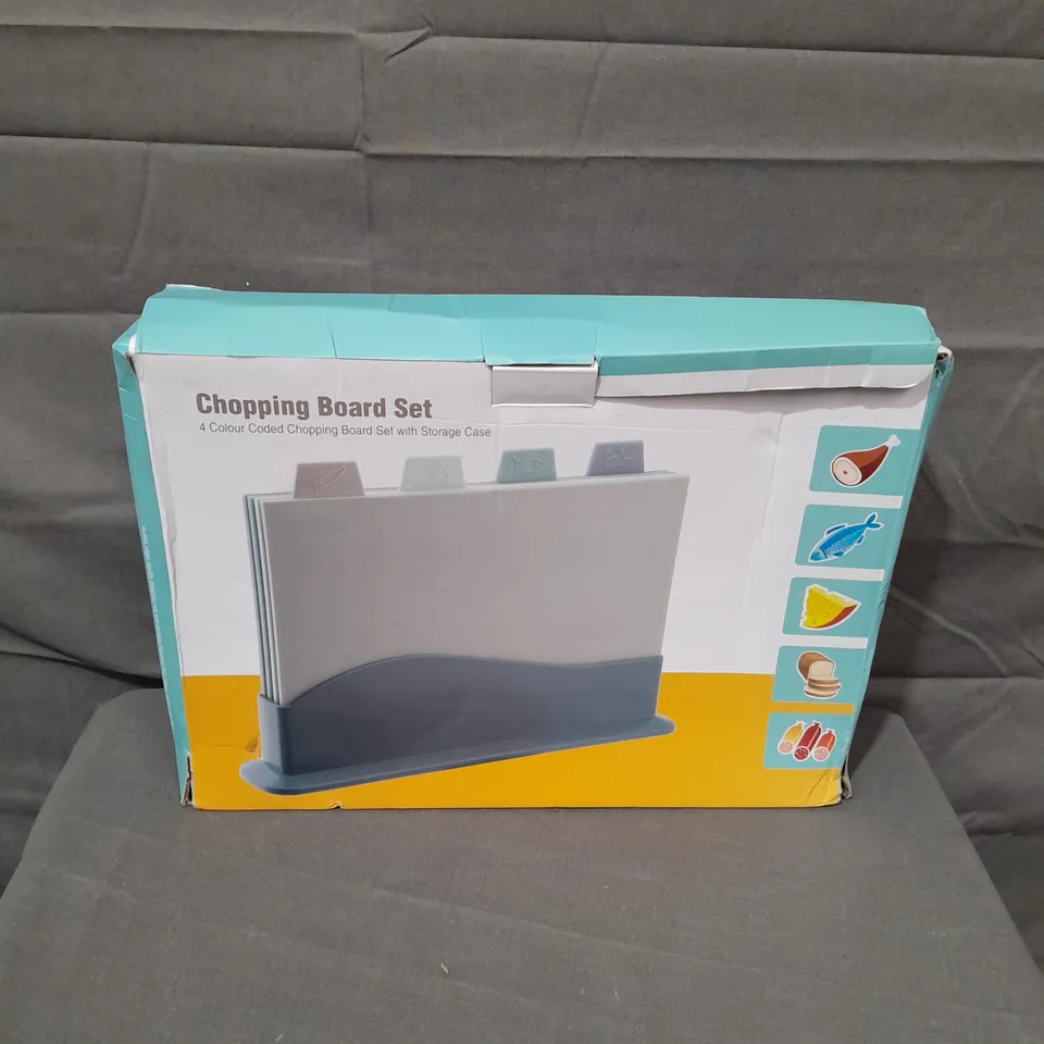 LOT OF APPROX 10 HOUSEHOLD ITEMS TO INCLUDE KITCHENWARE AND BEDDING