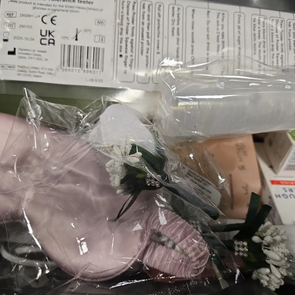 APPROXIMATELY 10 ASSORTED HEALTH & BEAUTY ITEMS TO INCLUDE - FOAM EAR BUDS , NASAL STRIPS ETC