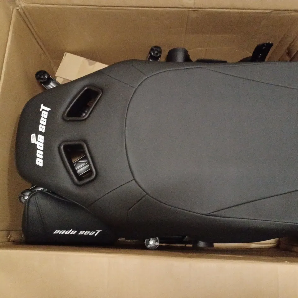ANDA SEAT DARK DEMON PREMIUM GAMING CHAIR AD19-01-B-PV BLACK // COLLECTION ONLY