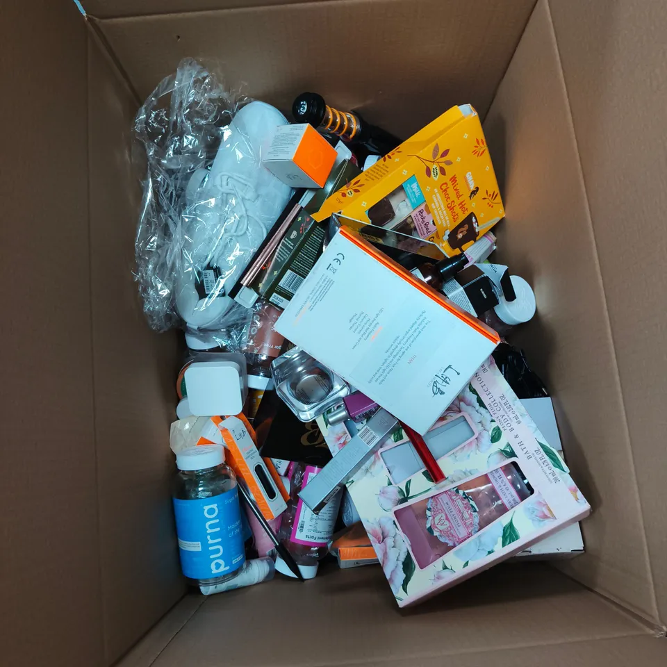 BOX OF APPROXIMATELY 20 ASSORTED ITEMS TO INCLUDE: OXYGEN  GLOW CREAM AND TIME FILLER CREAM