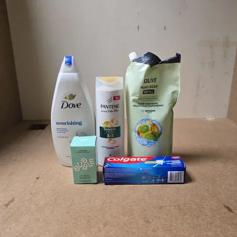 TOTE OF APPROXIMATELY 15 ASSORTED COSMETIC ITEMS TO INCLUDE DOVE BODY WASH, PANTENE, COLGATE, BUBBLE MOISTURIZER, OLIVE HAND SOAP REFILL ETC