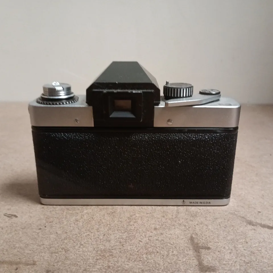 EXAKTA RTL1000 35MM SLR WITH MEYER-OPTIK GÖRLITZ LENS