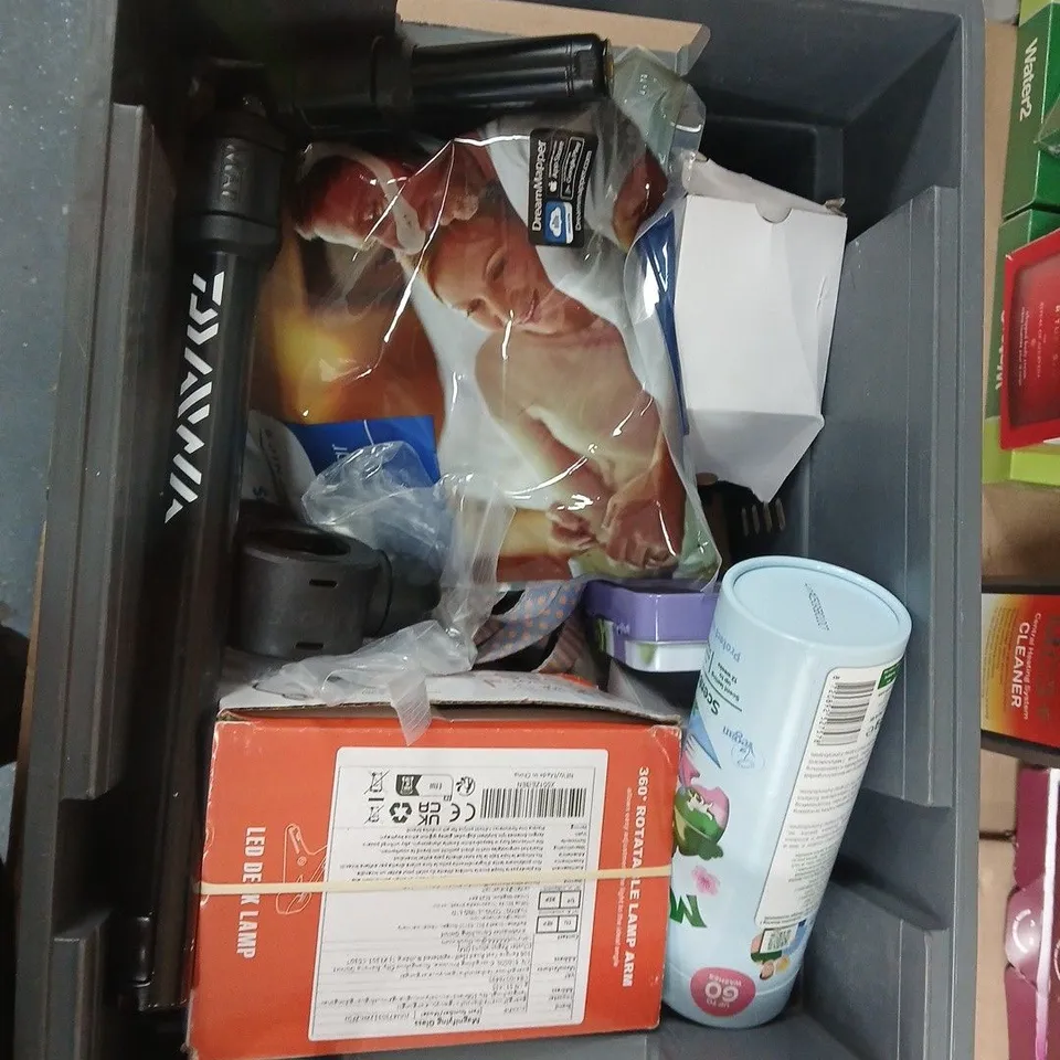 APPROXIMATELY 15 ASSORTED HOUSEHOLD PRODUCTS TO INCLUDE MOTHERS EARTH SCENT BEADS, COFFEE MACHINE CLEANING TABLETS, MINI DISCO BALL ETC 