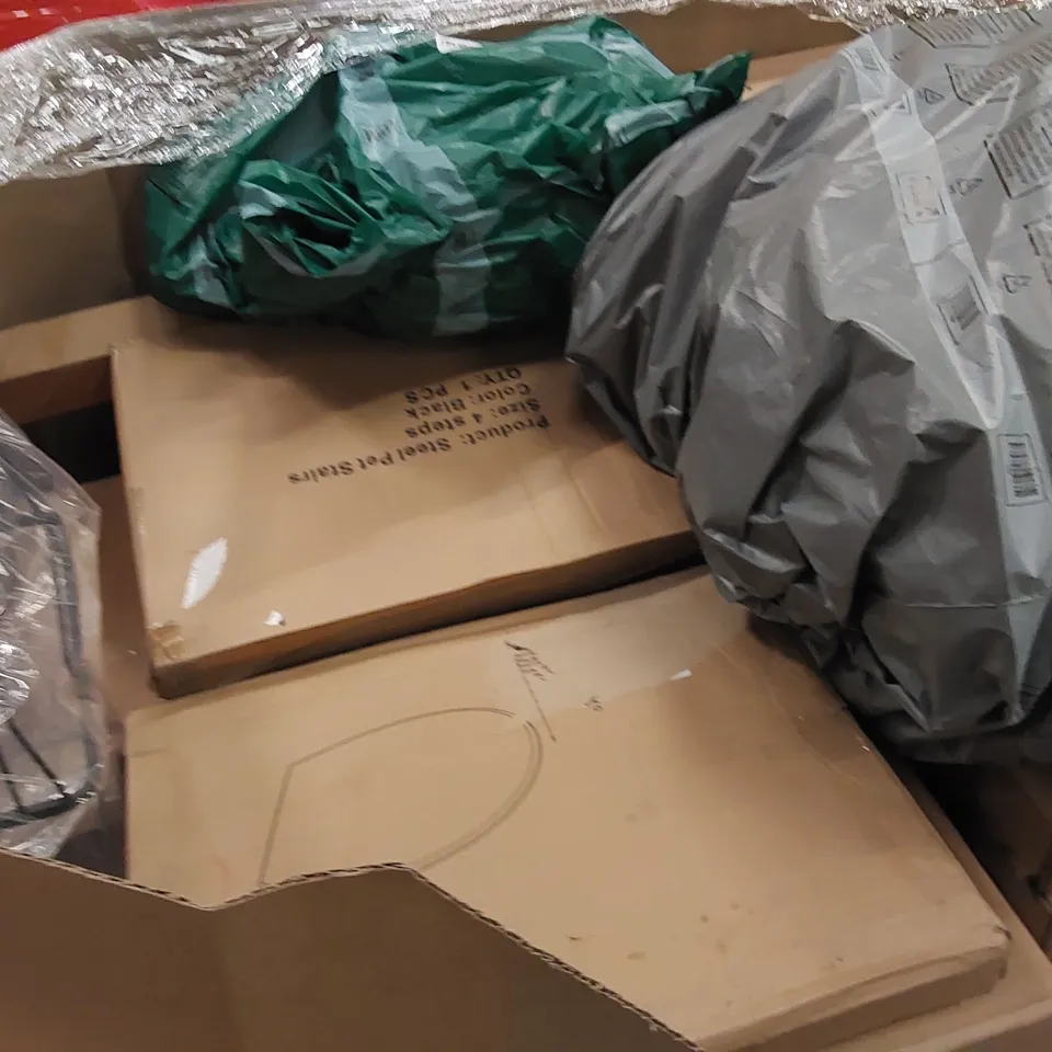 PALLET OF ASSORTED ITEMS INCLUDING: LAPTOP DESK, LARGE RUG, RETRACTABLE SAFETY GATE, TOILET SEAT, BASKET 