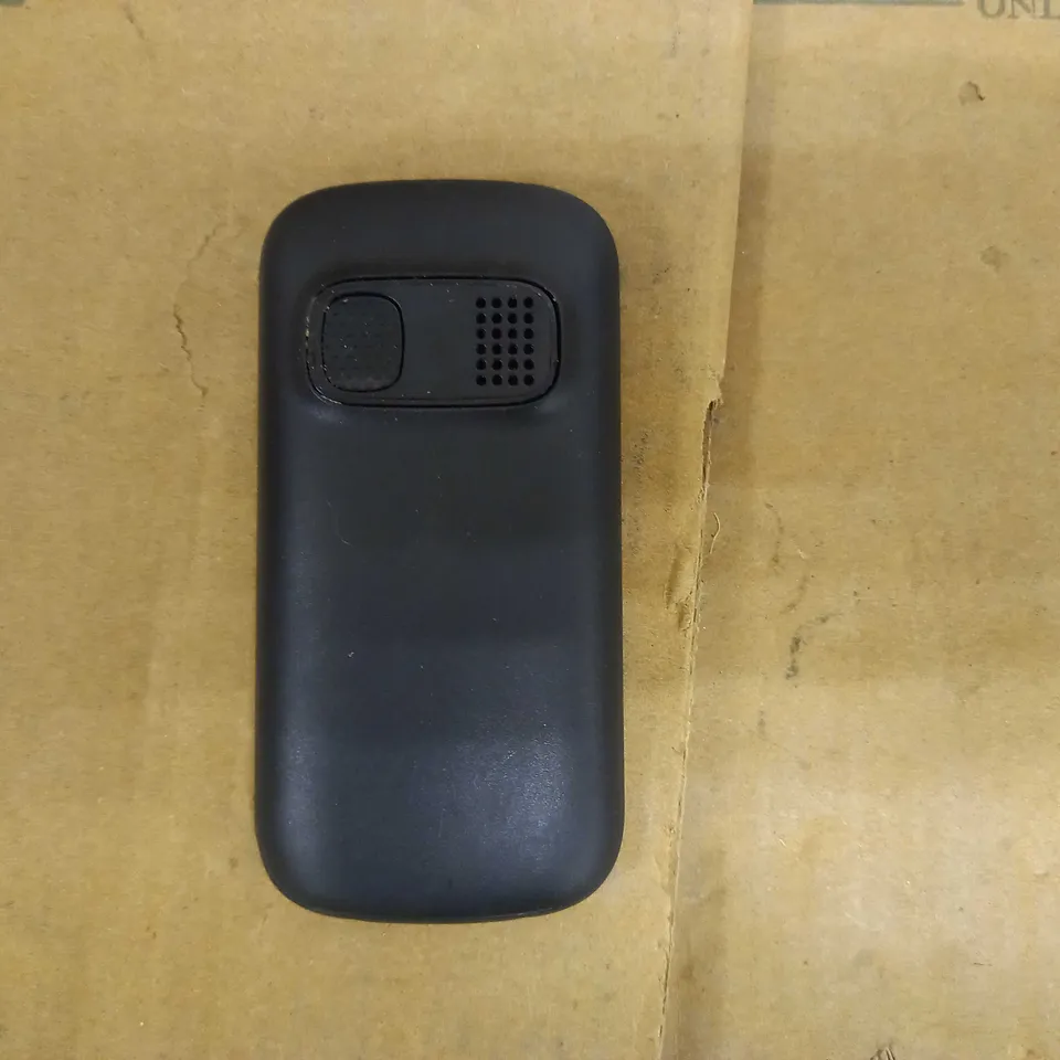 LOT OF APPROX 6 MOBILE HANDSETS TO INCLUDE SOL B1400, SAMSUNG F1272, OAKCASTLE F100