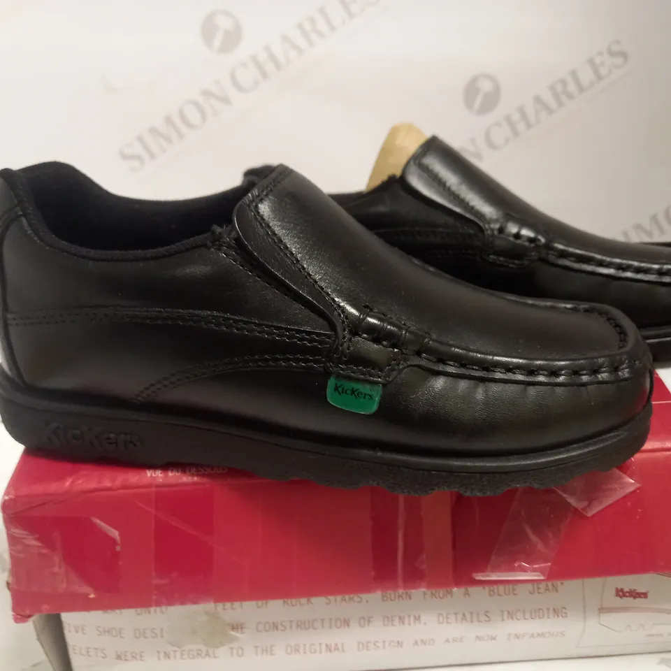 KICKERS FRAGMA SLIP ON LEATHER SHOE EU31