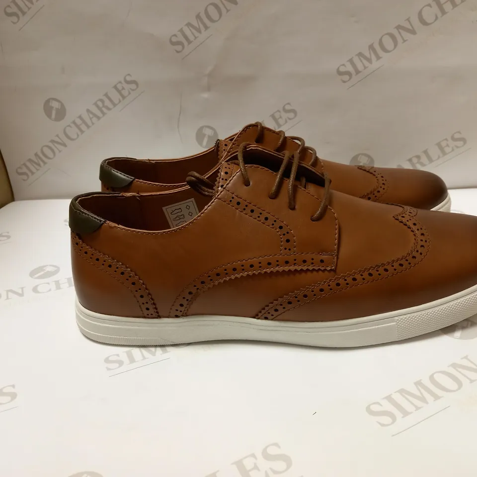 POD FOLEY LEATHER LACE UP BROUGE TRAINER SIZE 12