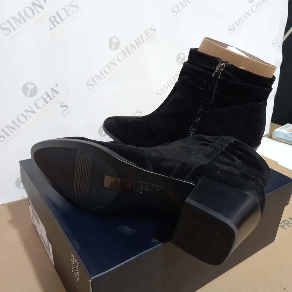 BOXED GINA VELVET ANKLE BOOT SIZE 5