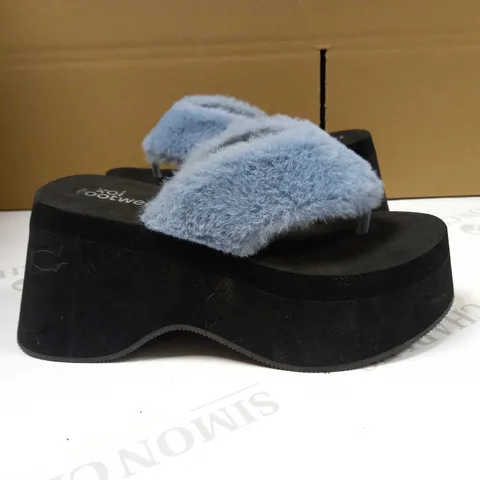 KOI BLACK/BLUE DETAILED PLATFORM SANDALS