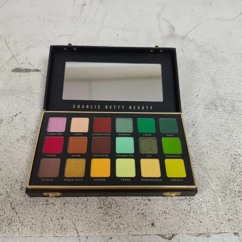 CHARLIE BETTY BEAUTY EYESHADOW PALETTE