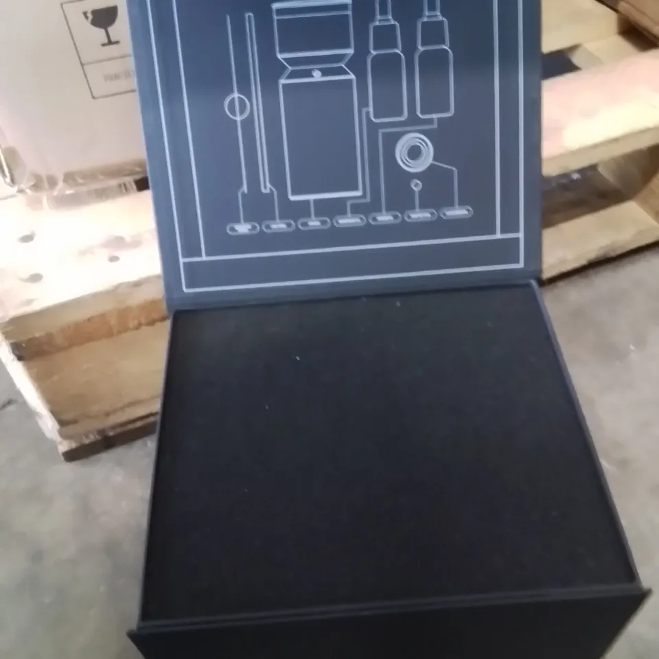 PALLET OF DIFFUSERS PACKAGING BOXES