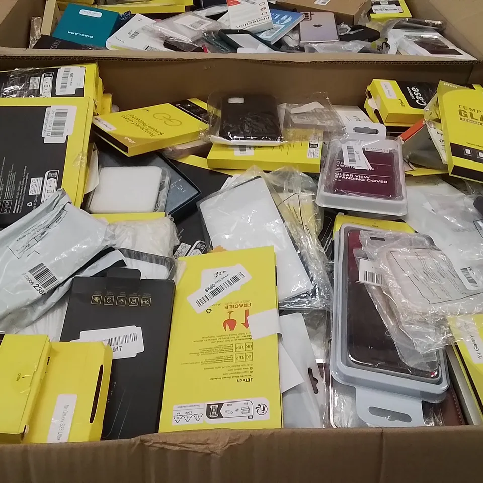 PALLET CONTAINING VERY LARGE AMOUNT OF BRAND NEW PHONE CASES [MODELS AND MAKES VARY]