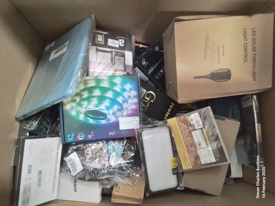 Lot 561: BOX CONTAINING LARGE AMOUNT OF BOXED ELECTRICAL ITEMS TO ...