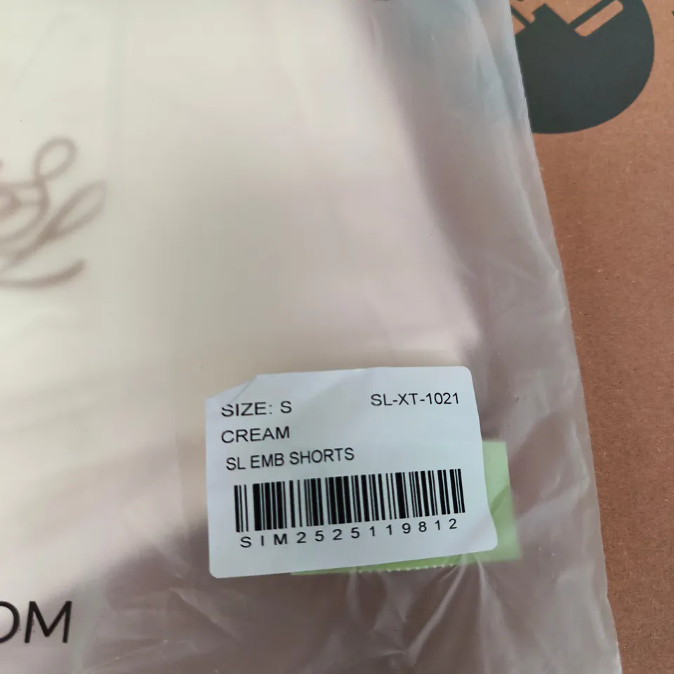 SIMMI STUDIOS CREAM SL EMB SHORTS – SIZE S 