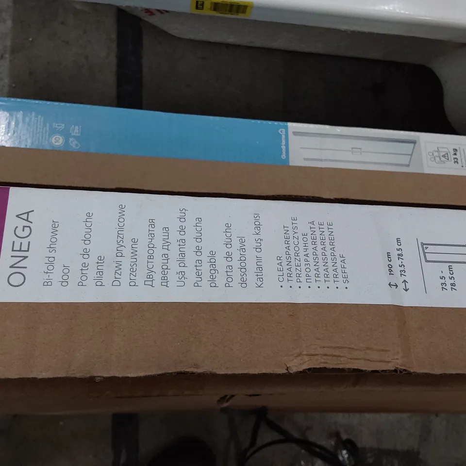 BOXED COOKE & LEWIS ONEGA BI-FOLD SHOWER DOOR 