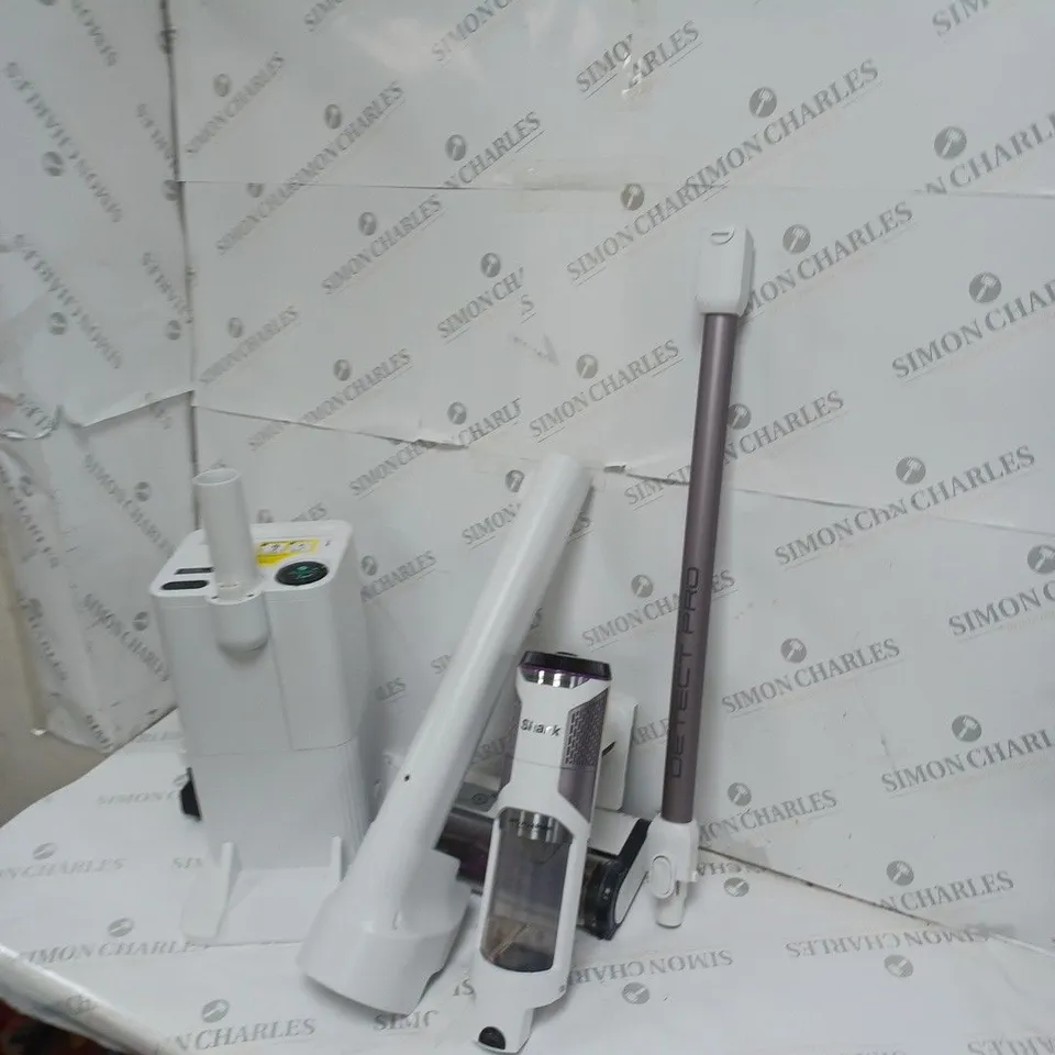 BOXED SHARK CORDLESS DETECT PRO VACUUM CLEANER