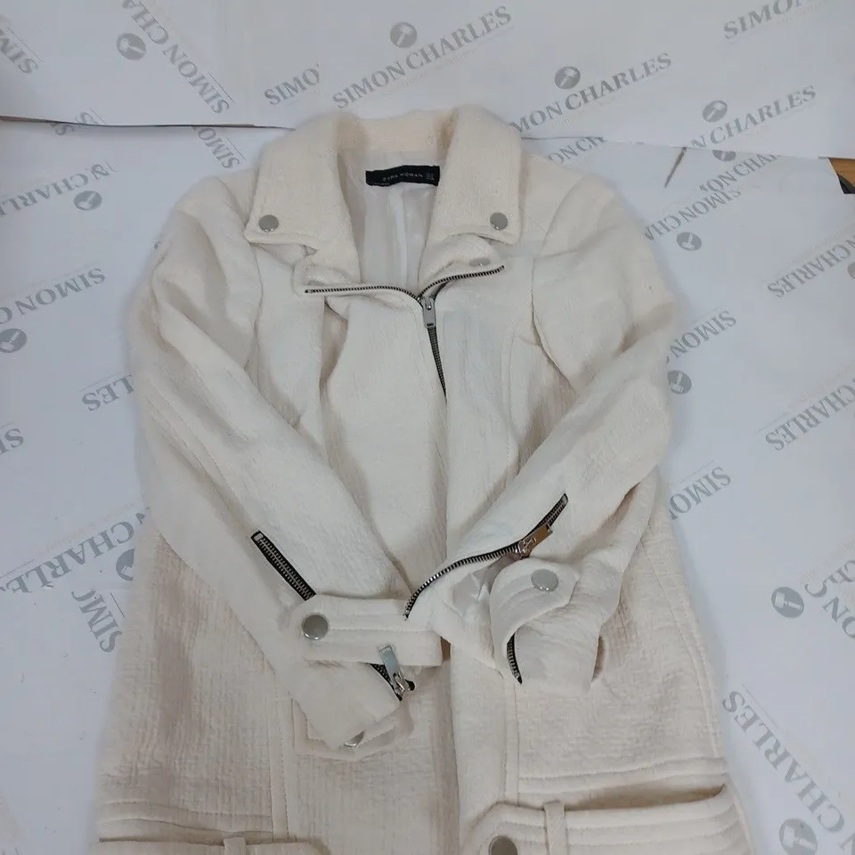 ZARA WOMAN ZIPPED COAT SIZE M