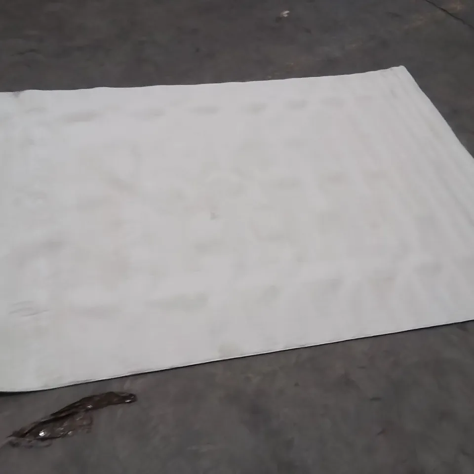 QUALITY DESIGNER AREA RUG - APPROXIMATELY 220X150CM