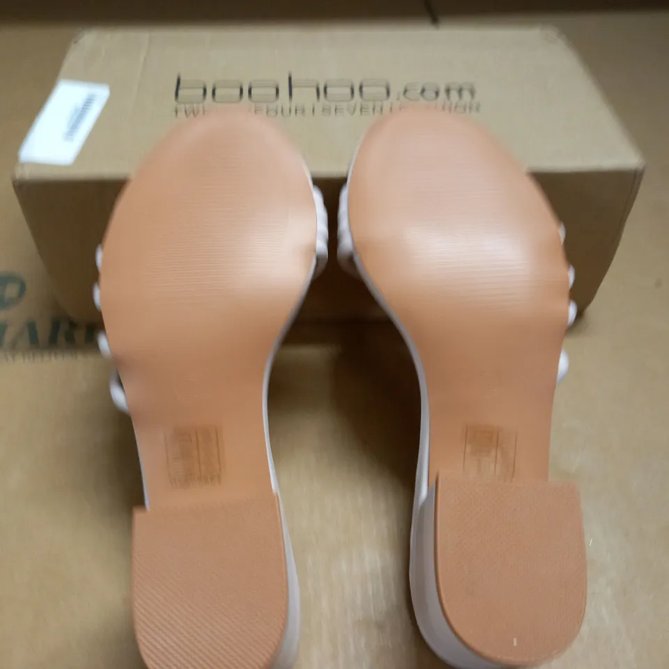 PAIR OF BOOHOO ASYMMETRIC MULTI STRAP MULES IN NUDE - 5