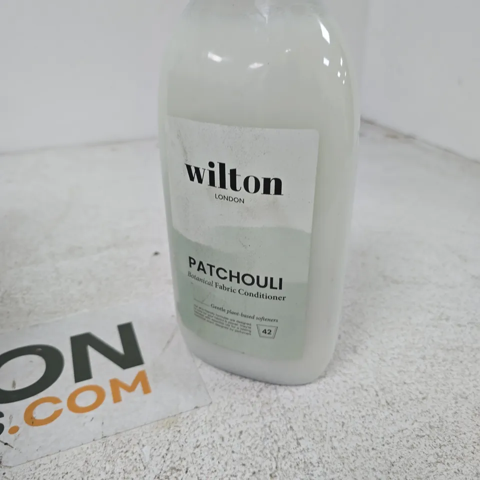 TOTE OF APPROXIMATELY 14 ASSORTED ITEMS TO INCLUDE: WILTON LONDON FABRIC CONDITIONER