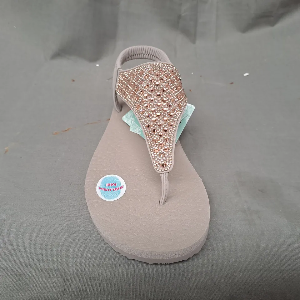 BOXED PAIR OF CALI FROM SKECHERS TOE-POST SANDALS IN STONE W. JEWEL EFFECT UK SIZE 4