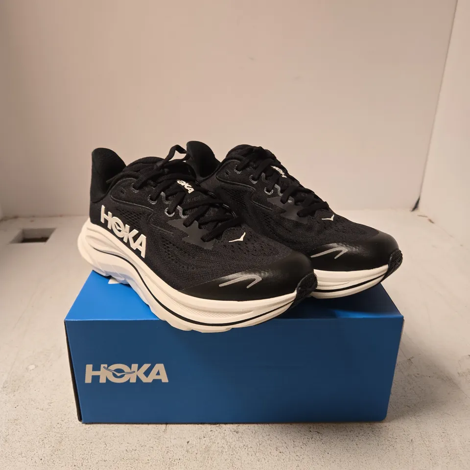 HOKA CLIFTON 10 BIG KIDS RUNNING SHOES – UK 4.5