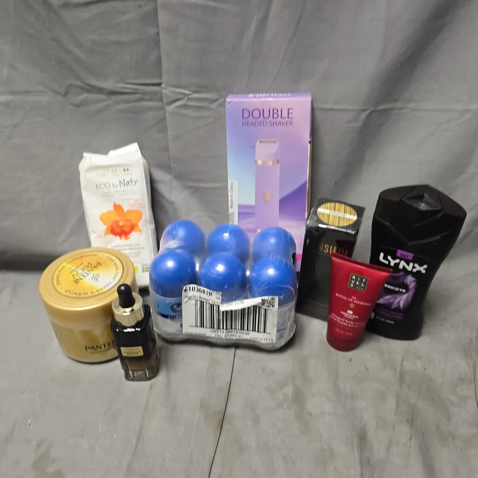 APPROXIMATELY 25 ASSORTED COSMETICS ITEMS TO INCLUDE DOUBLE HEADED SHAVER, LYNX BODY WASH, LOREAL MIDNIGHT SERUM, ETC