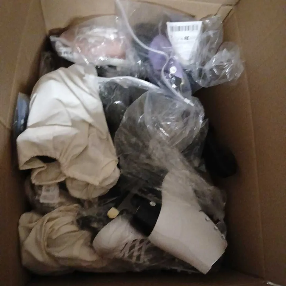 LARGE QUANTITY OF ASSORTED FOOTWEAR