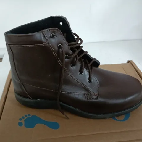 REECO BOOTS SIZE UNKNOW