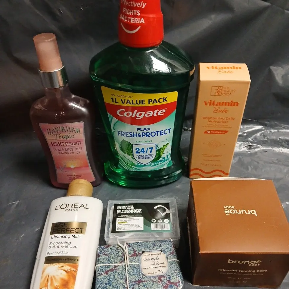 APPROXIMATELY 15 ASSORTED HEALTH & BEAUTY PRODUCTS TO INCLUDE MOUTHWASH, TANNING BALM, TROPIC MIST ETC 
