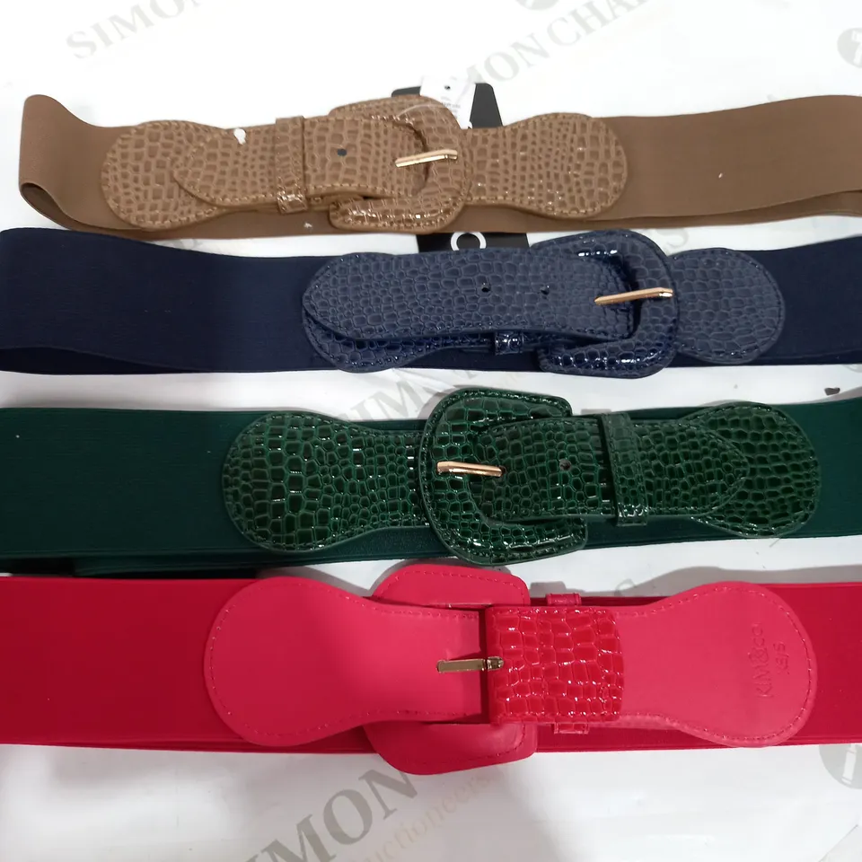 BOX OF APPROXIMATELY 20 ASSORTED BELTS TO INCLUDE RED, BLUE, GREEN ETC