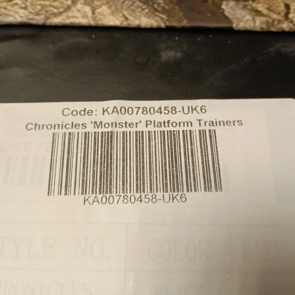 BOXED KOI CHRONICLES 'MONSTER' PLATFORM TRAINERS – BLACK, UK6