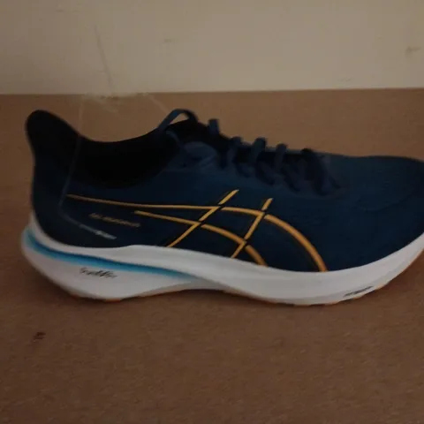 UNBOXED PAIR OF ASICS GEL ROADMILES 3 TRAINERS IN NAVY - UK 10