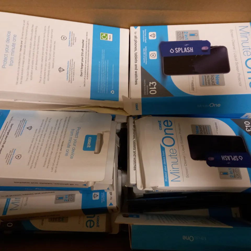 LOT OF APPROXIMATELY 40 PHONE SCREEN CLEANING SPRAYS